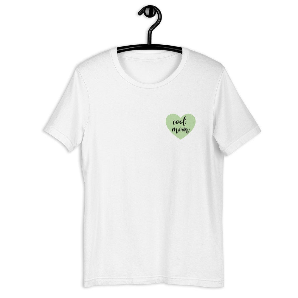 Cool mom green heart Short-Sleeve Unisex T-Shirt, gift for her, mothers day
